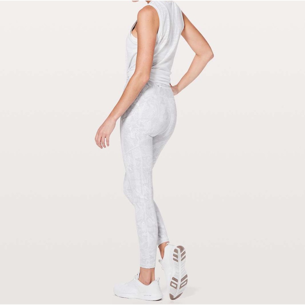 Lululemon Speed Up Tight *Full-On Luxtreme 28" Eternal Eternal Wave White Sz 6 - Picture 6 of 9